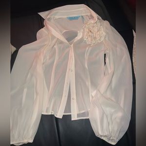 🥰😍New  sexy feminine classic sheer silk blouse...flower attached